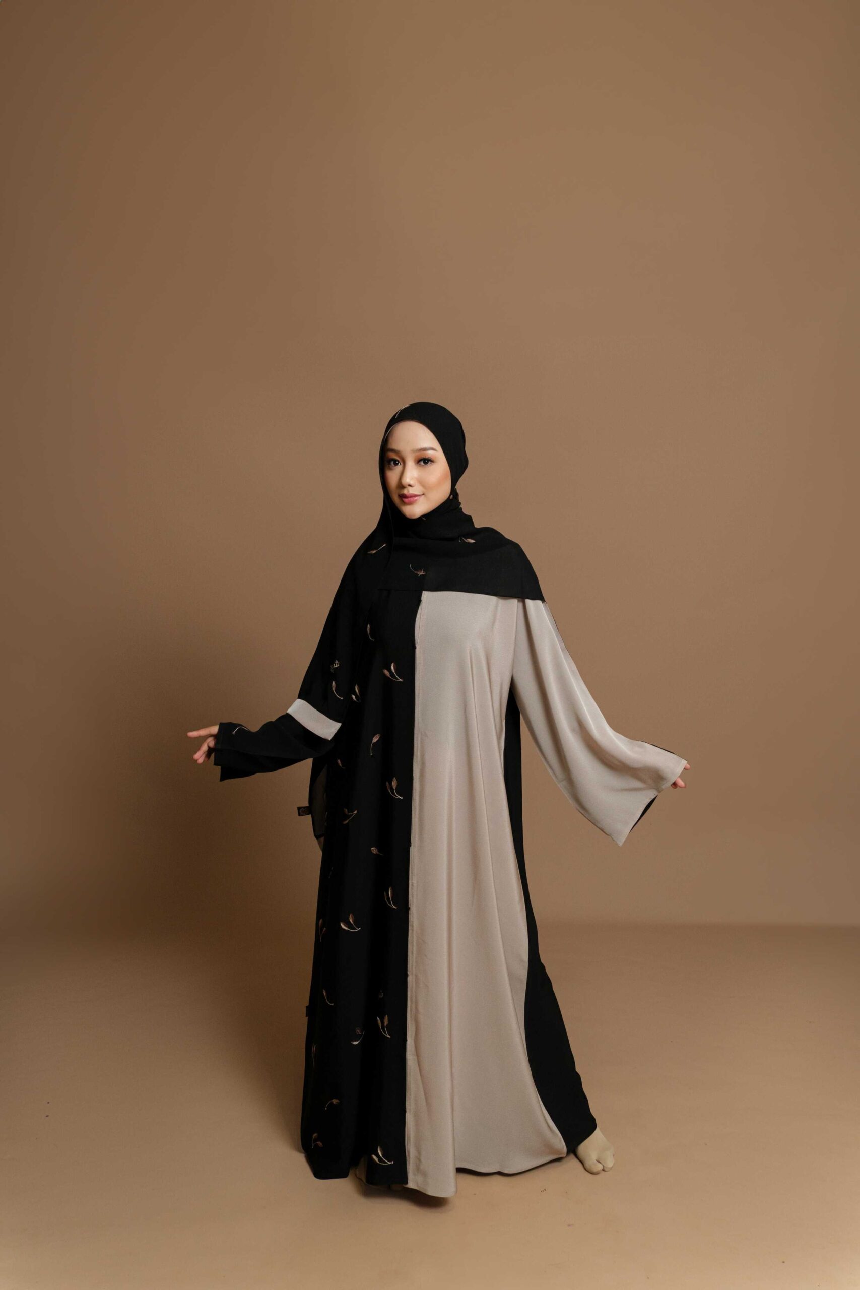 SHARQIAA Abaya Two Tones - Image 5
