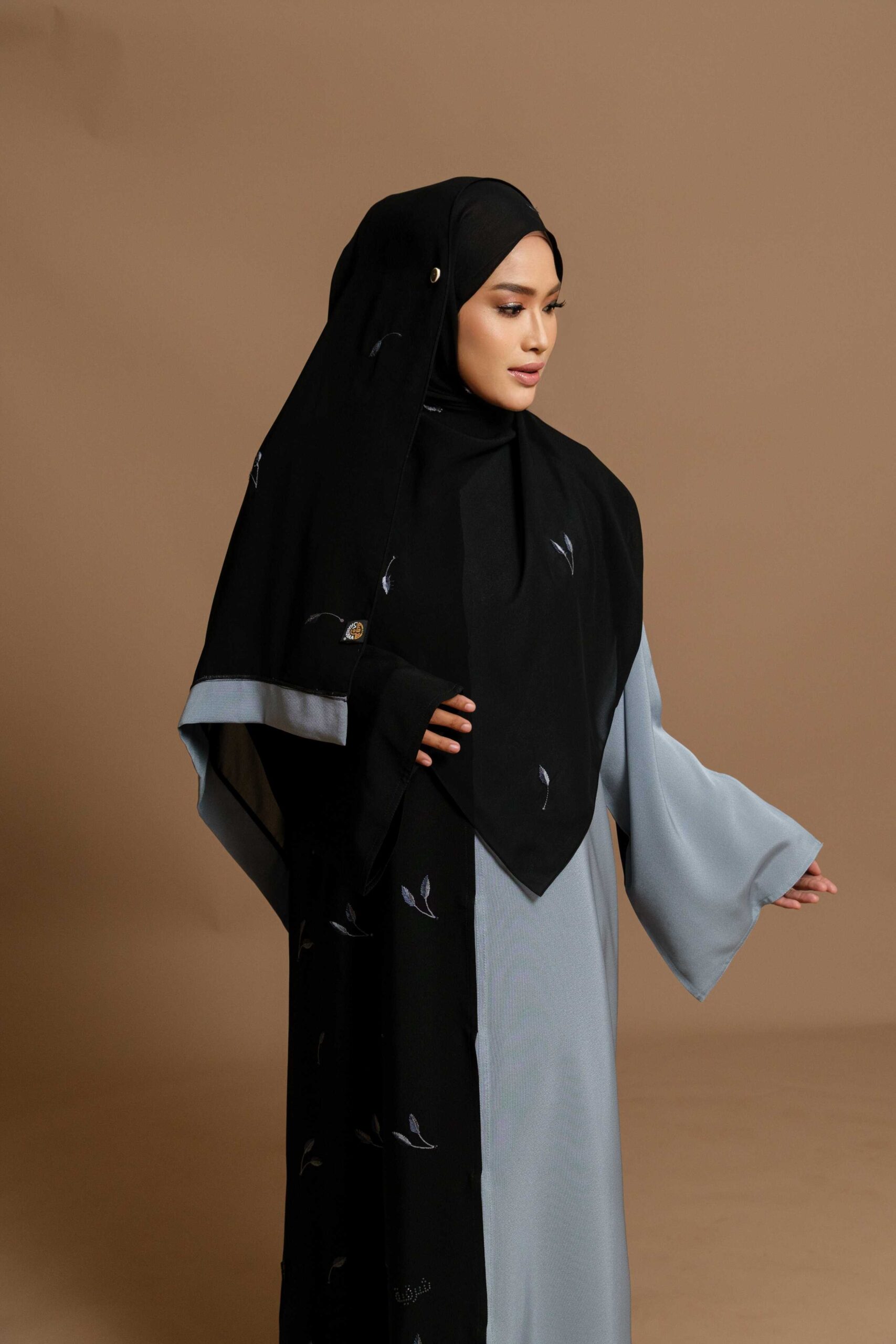 SHARQIAA Abaya Two Tones - Image 2