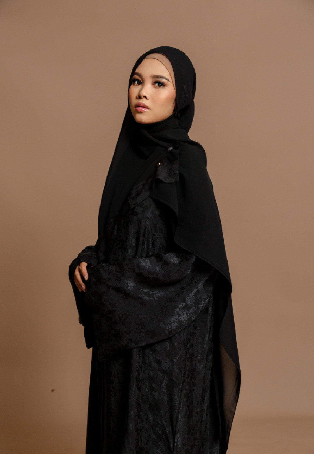 SHARQIAA Trend Abaya - Image 5