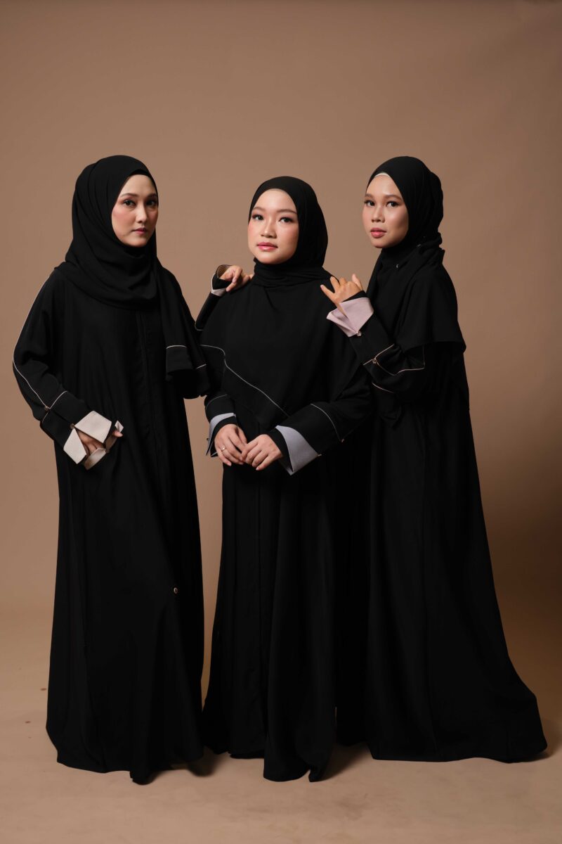 SHARQIAA Crepee Abaya Lines - Image 3